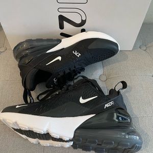 Air max 270 youth size 5.5